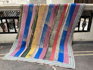 Vente chaude indienne de haute qualité indien vintage patchwork Kantha couette fabriquée à partir de saris vintage recyclés - Product Image 2