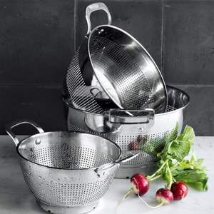 Best durable stainless steel <b>metal</b> <b>colander</b> for kitchen pasta rinsing vegetables fruits draining cooking water - Product Image 3