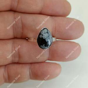 Anillo de Obsidiana Copo de Nieve en Plata de Ley 925, Hecho a Mano, Estilo Boho, con Gema Negra Natural, Platino, Regalo de Cumpleaños Perfecto para Ella - Product Image 4
