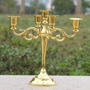 El exportador indio ofrece una elegante vela de latón con acento en la plataforma de velas para decoración navideña para hogares, cafés, espacios para eventos - Product Image 1
