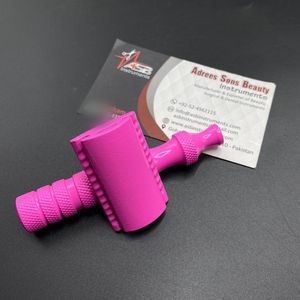 Maquinilla de afeitar en húmedo manual para hombre resistente rosa con logotipo personalizado doble filo de acero inoxidable con hoja intercambiable - Product Image 2