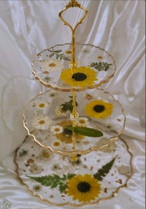 Finalized Epoxy Resin Cake Stand Yellow Color Bakeware Handmade Hot Selling Kitchenware Cake Server Auspicious for Any Occasion - Product Image 1