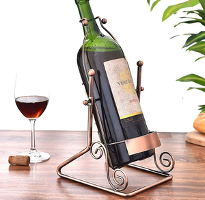 Soporte de vino de metal con encanto rústico estante de inspiración vintage ideal para cocinas caseras restaurantes y bares disponibles a precios al por mayor - Product Image 1