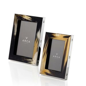 Cadre photo artisanal en corne conçu avec des techniques écologiques pour préserver les souvenirs tout en présentant des matériaux chauds et terreux - Product Image 4