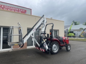 Nueva Plataforma Elevadora Articulada Hidráulica LVM Nacelles LVM P7 de 5.2 m Montada en Tractor para Agricultura y Mantenimiento - Product Image 3