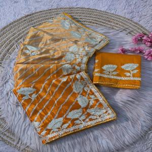 Sari de Chinon Suave con Estampado Digital Lehriya y Trabajo de Gota con Cinta, Fabricante de la India, Precio al por Mayor - Product Image 1