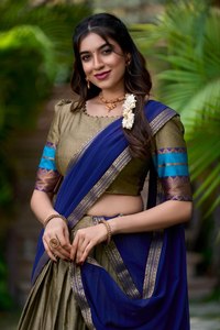 Tenue traditionnelle style indien du sud Poly coton Lehenga Choli avec tissage Zari et Georgette avec dentelle unie Dupatta - Product Image 2