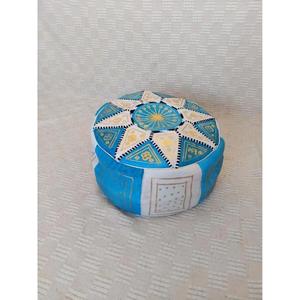 Puf de Cuero Marroquí Hecho a Mano, Otomana Tradicional Artesanal, Decoración del Hogar, Asiento Boho para Sala de Estar - Product Image 1