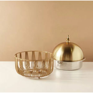 Manufactures and Suppliers of Creative Metal Chaffing Dish Food Heated Pot for Hotel Supplies Antique Design Chaffing Dish - Product Image 4