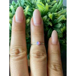 แหวนเงินแท้ประดับโอปอลสีชมพูทำมือแบบนาวาโฮ ขนาด 5.5 เครื่องประดับอัญมณีชั้นดี - Product Image 2