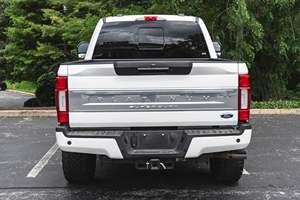 Ford F-350 Super Duty Platinum 4x4 2022, Motor Turbodiésel V8 de 6.7 Litros, Interior Color Marsala Oscuro, Algunas Modificaciones - Product Image 4