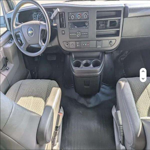 NUEVA CAMIONETA CHEVROLET Express LS 3500 USADA DEL 2024 - Product Image 4