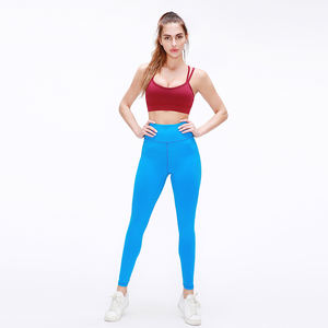 Conjunto de yoga para mujer Entrenamiento Fitness Ropa de gimnasio Conjunto de yoga y mallas Logotipo personalizado Hecho en Pakistán - Product Image 4
