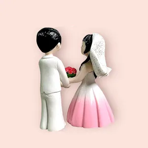 2023批发新娘新郎夫妇雕像作为家居装饰树脂手工廉价稳定