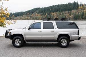 Chevrolet Suburban 2500 LT 4x4 de 2004 - Product Image 5