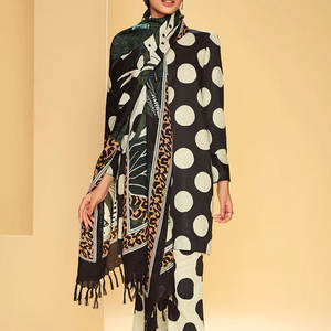 Pakistanaise Shalwar Kameez Robe en lin pour femme Trois pièces cousues Designer Costume en lin pour femme à vendre - Product Image 3