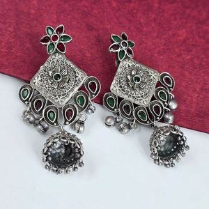 Pendientes Jhumka de Plata Antigua Oxidada Estilo Bollywood, Regalo para Ella - Product Image 3