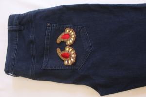 Parches Bordados con Cuentas Zari Hechos a Mano de Primera Calidad, Color Granate y Dorado, Hechos en India 2026 - Product Image 4