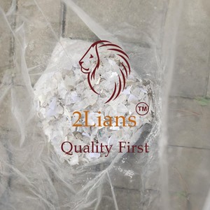 Hojuelas de PC Blancas Marca 2Lians, 20 Toneladas MOQ, Empacadas en Bolsa, Hechas en Corea para Reciclaje - Product Image 2