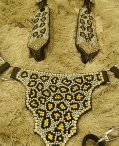 Conjunto de tachuelas de caballo ligeras de calidad superior Diseño occidental Headstall Breast Collar Tamaño completo con logotipo personalizado - Product Image 3