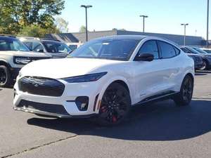 Nouveau 2025 pour Mustang Mach-E GT Automatique R16 Intérieur Sombre Conduite à Gauche SUV avec Toit Métallique à Vendre - Product Image 6