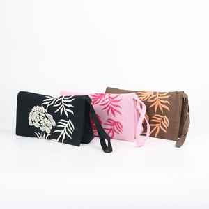 Polyester Classic Casual Rectangular Linen Folded <b>Purse</b> With Hand-sewn Glass Bead Daisies Patterns + Wrist Lace - Product Image 4