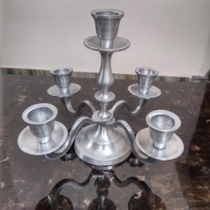 Vente en gros lot de 3 bougeoirs en aluminium au design antique INS Verre lisse brillant Décoration de table de mariage de Noël élégante Autre - Product Image 6