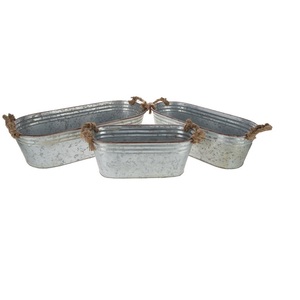 Jardinière métallique arrondie en fer galvanisé avec Base métallique, argent poli et enduit de poudre noire - Product Image 2