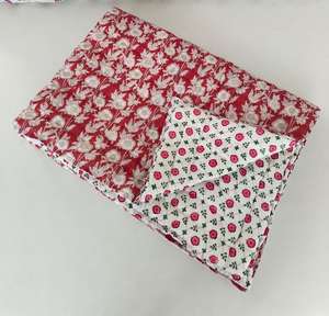 Colcha Reversible de Algodón con Estampado Floral Jaipuri, Ropa de Cama India Hecha a Mano - Product Image 2