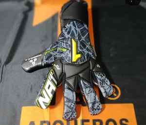 Gants de gardien de but personnalisables Gants de gardien de but en cuir unisexe de haute qualité fabriqués au Pakistan pour les sports de plein air - Product Image 3