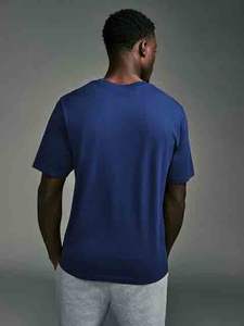 T-shirt classique pour hommes Fournisseur de streetwear Mode décontractée personnalisée pour un usage quotidien Salon Gym Voyage Vêtements confortables en vrac - Product Image 3