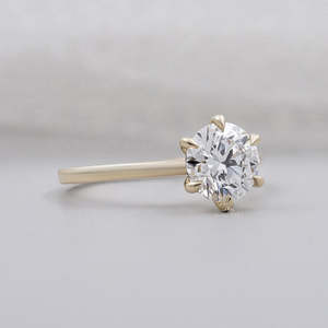 Bague solitaire en or jaune avec diamant taille brillant rond, bague en or jaune avec diamant - Product Image 2
