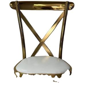 Fauteuil à bascule en bois avec accoudoirs, chaise à bascule d'extérieur traditionnelle en bois brun clair à dossier haut à lattes, mobilier de véranda - Product Image 1