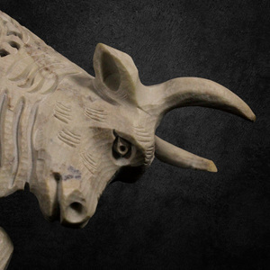 Sculpture sur pierre faite à la main Pierre douce Jali Bull Under Cut Feature Showpiece pour les occasions de Noël et de Diwali (4 pouces) - Product Image 3