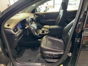 GMC Terrain SLE 2022 d'occasion en excellent état, transmission automatique, conduite à gauche, sièges en cuir, pneus R17, caméra de recul, toit ouvrant - Product Image 2