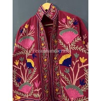 Femmes Unique Ethnique Coton Suzani Broderie À La Main Style Boho Matelassé Tricoté Automne Hiver Veste Courte Conception Bohème
