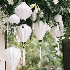 Vente en gros de lanterne vietnamienne en soie pleine grandeur pour décoration/Vente en gros d'usine de lanterne en bambou pour décoration de mariage bon marché - Product Image 1