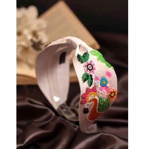 Diadema de perlas y semillas de moda para mujeres y niñas con elementos decorativos multicolores y diseño elegante de primera calidad - Product Image 6