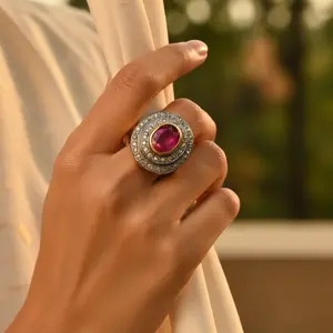 Anillo de Halo con Platino, Rubí y Diamantes, Corte Geométrico y Ovalado, Joyería Fina para Mujer, Regalo - Product Image 1