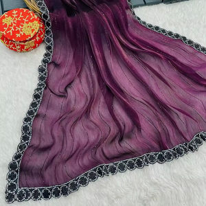 Saree en soie de créateur avec séquence de bordure en dentelle épaisse, beau style pakistanais pour les cérémonies de mariage et de fête - Product Image 1
