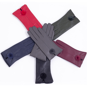 Gants élégants pour femmes en cuir véritable avec pompon en fourrure, gants de conduite imperméables au froid pour l'extérieur - Product Image 4