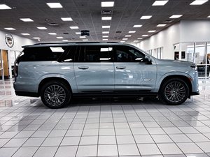 SUV de lujo extendido V-ESV 2024 usado, versión de alto rendimiento, 4x4 - Product Image 1