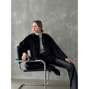 Chaqueta de Piel Sintética Negra para Mujer Topshow, Abrigos al por Mayor - Product Image 4