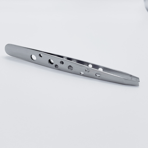 Pinzas para cejas de calidad profesional con punta inclinada Diseño de 9 Círculos Pulido La mejor calidad - Product Image 3