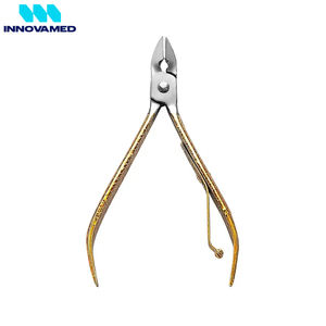 Coupe-cuticules professionnels en acier inoxydable à lame affûtée, outil de manucure et pédicure par INNOVAMED - Product Image 5