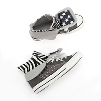 2026 Populaire Chaussures montantes en toile à pois coréennes pour femme, design original et de niche, baskets décontractées chic et polyvalentes, en stock à l'étranger