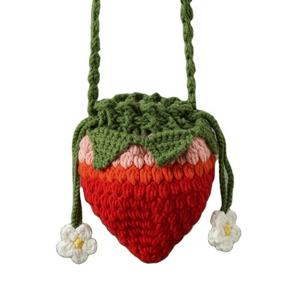 Sac bandoulière tricoté main personnalisé, motif fraise dégradé, en crochet, pour maquillage et photographie de rue - Product Image 1
