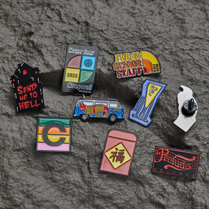 Pins en émail personnalisés pour Comic Con, vente en gros, épingles de revers amusantes à thème dessin animé, badges métalliques mignons d'anime, lot de broches tendance pour sacs - Product Image 5