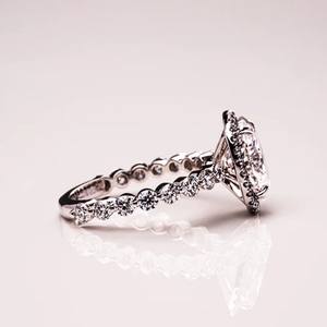 Bague de fiançailles en diamant naturel taillé ovale 3 CT certifiée IGI pour femme F/VS1 bijoux pour anniversaire de mariage cadeau parfait pour elle - Product Image 3