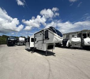 Nouveau K-e-y-s-t-o-n-e C-o-u-g-a-r 29RLI 2026 prêt à la vente - Product Image 1